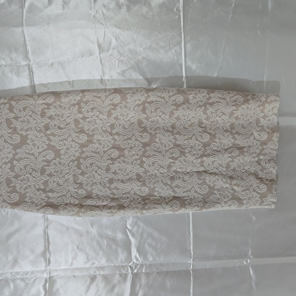 White Gorgeous Casaul Maxi Dress - Picture 3 of 6